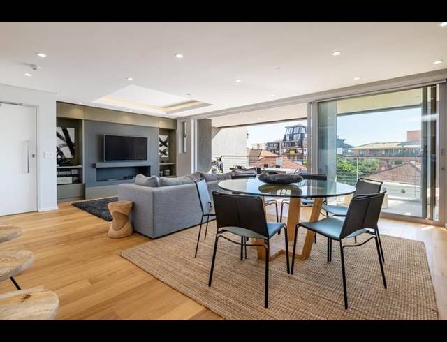 2 BEDROOM APARTMENT FOR SALE IN SEA POINT